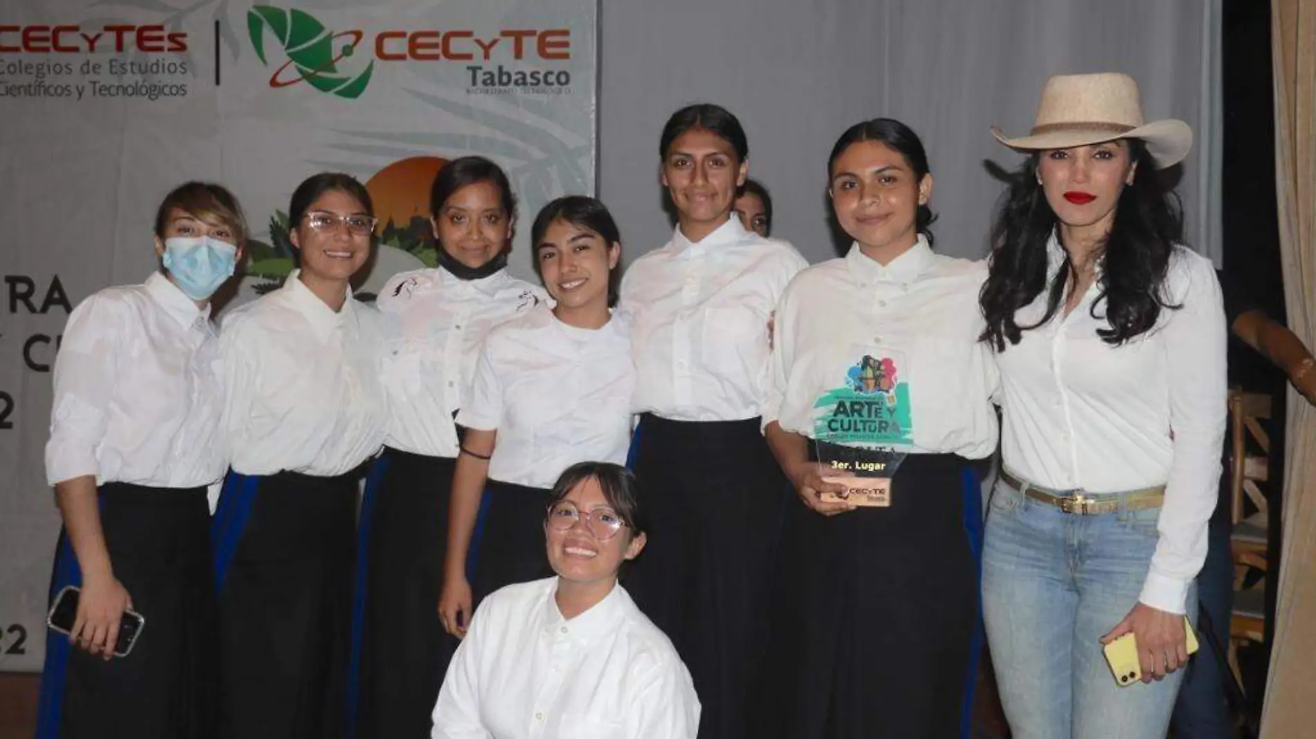 alumnos cecytech